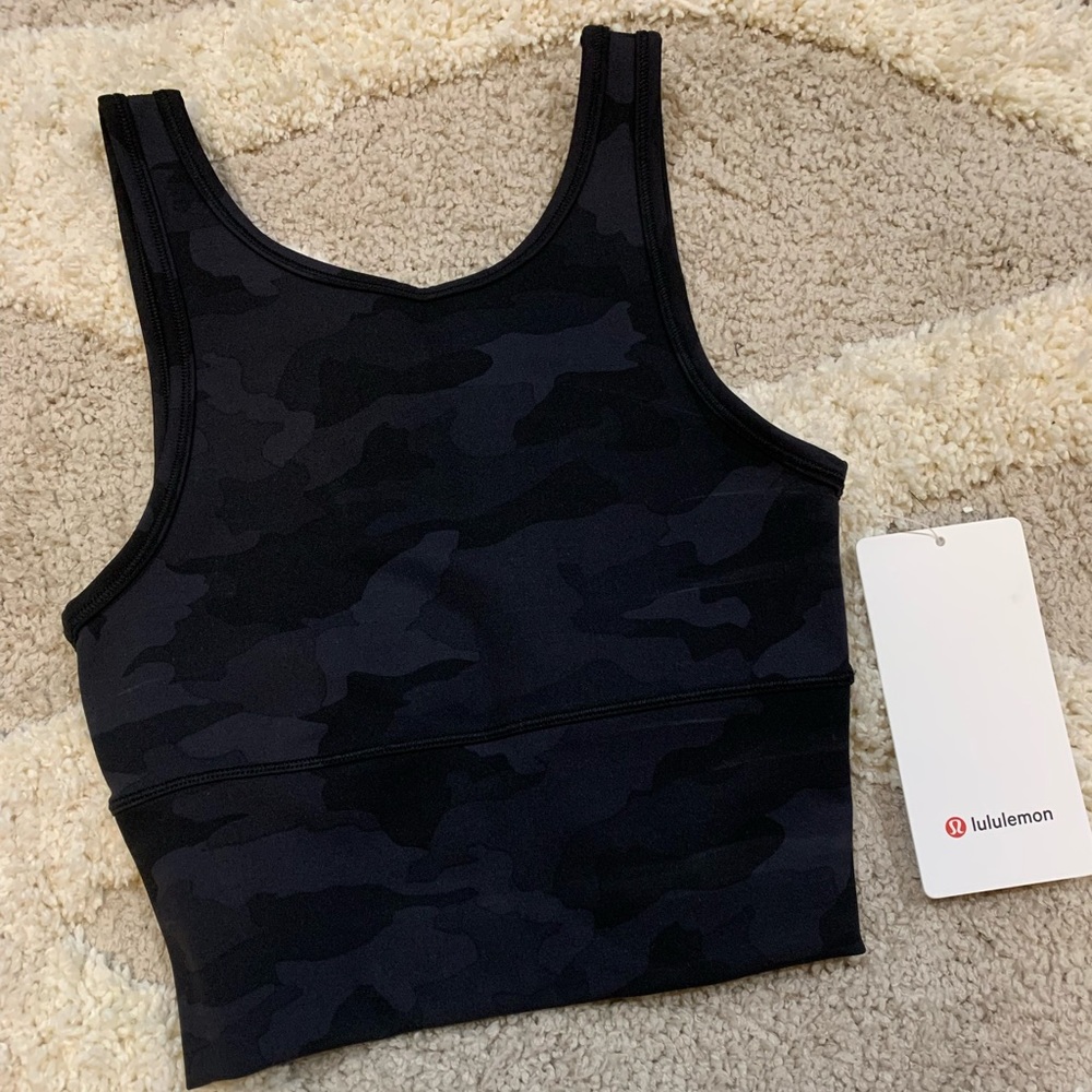 Lululemon pivot top